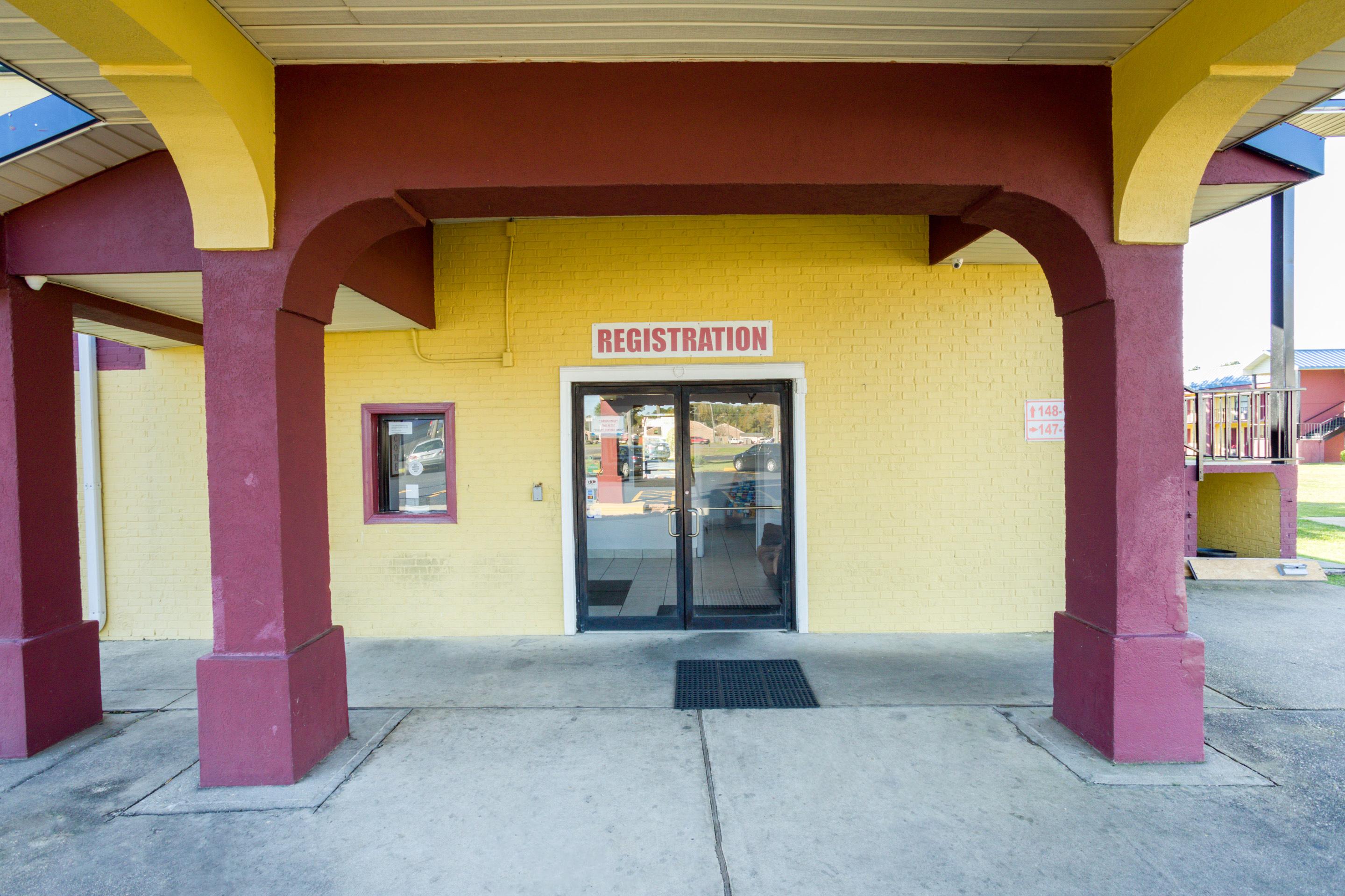 Oyo Hotel Pensacola I-10 & Hwy 29 Ferry Pass Exterior photo